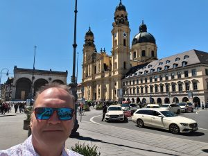 Theatiner_Kirche_Odeonsplatz