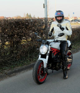 ich_ducati821_4km